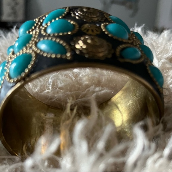 Beautiful Turquoise & Gold Bangle Bracelet - Picture 5 of 6